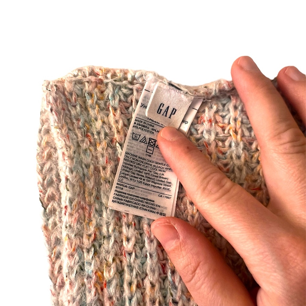 GAP Knit Infinity Scarf - Picture 2 of 3